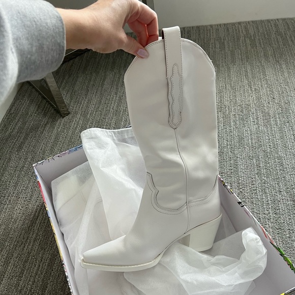 Jeffrey Campbell White Floured Western Boots - Picture 7 of 9